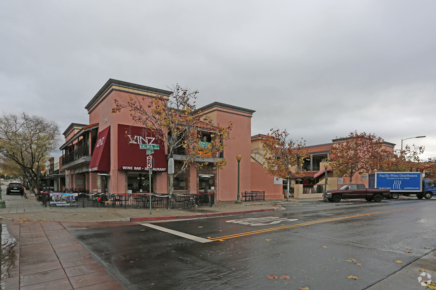 201 E Grand Ave, Escondido, CA en alquiler - Foto del edificio - Imagen 3 de 3