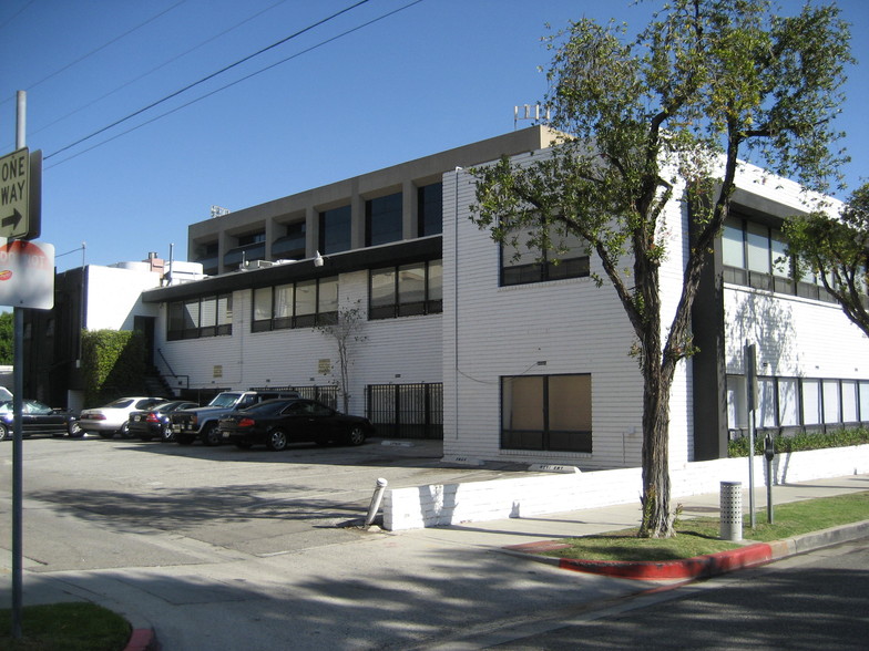 201-205 N Robertson Blvd, Beverly Hills, CA en alquiler - Foto del edificio - Imagen 3 de 10