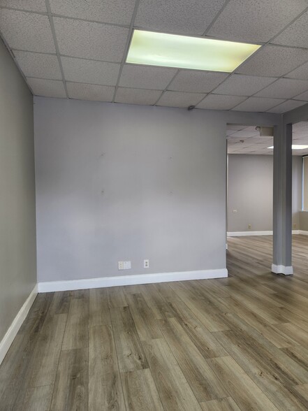 5100 W Copans Rd, Margate, FL en alquiler - Foto del interior - Imagen 3 de 28