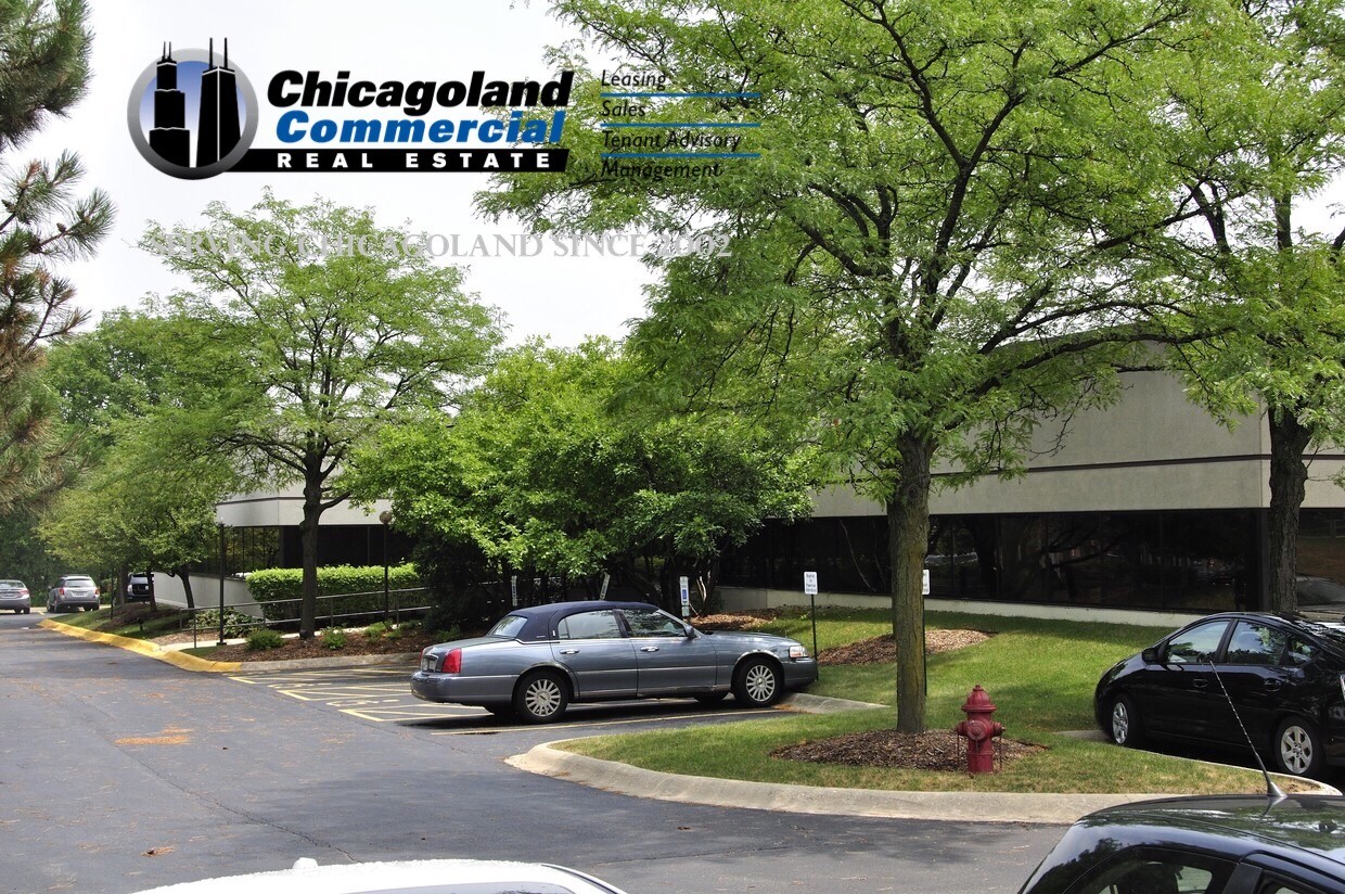 1251 N Plum Grove Rd, Schaumburg, IL en alquiler Foto del edificio- Imagen 1 de 15