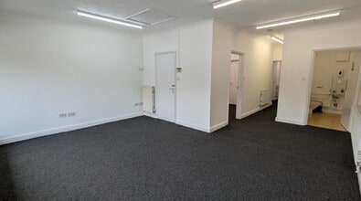 Overdown Rd, Reading en alquiler Foto del edificio- Imagen 2 de 5