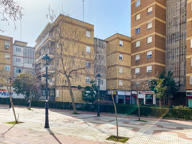 Más detalles de Paseo Goya, 7, Móstoles - Edificio residencial​ en venta