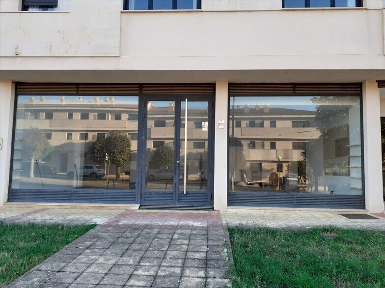 Local en Sahagún, León en venta - Foto del edificio - Imagen 2 de 14