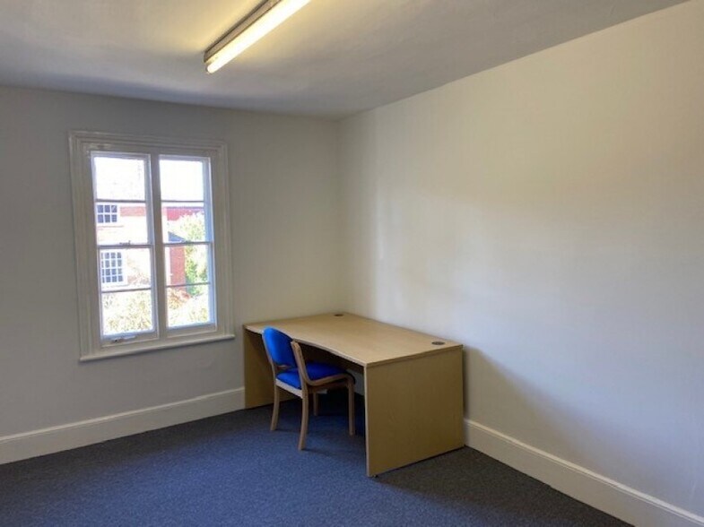 83 South St, Dorking en alquiler - Foto del interior - Imagen 2 de 3