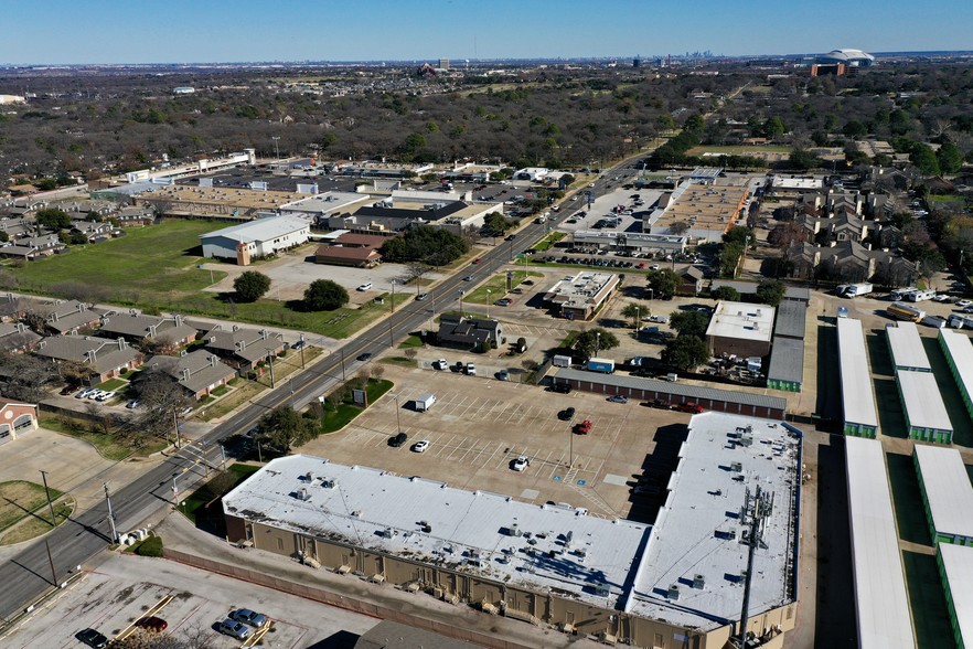 1730 W Randol Mill Rd, Arlington, TX en alquiler - Foto del edificio - Imagen 2 de 11