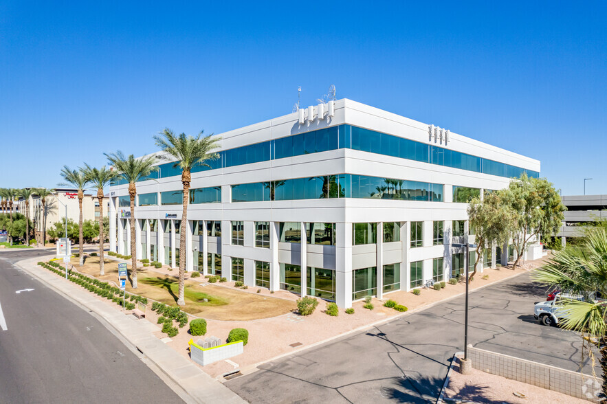 501 N 44th St, Phoenix, AZ en alquiler - Foto del edificio - Imagen 1 de 8