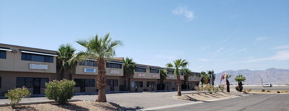 1524 E Drinda Way, Bullhead City Fort Mohave, AZ en alquiler - Foto del edificio - Imagen 2 de 7