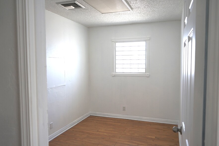 10623 Burbank Blvd, North Hollywood, CA en venta - Foto del edificio - Imagen 3 de 25