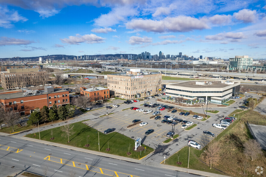 4 Pl du Commerce, Montréal, QC en alquiler - Vista aérea - Imagen 3 de 4