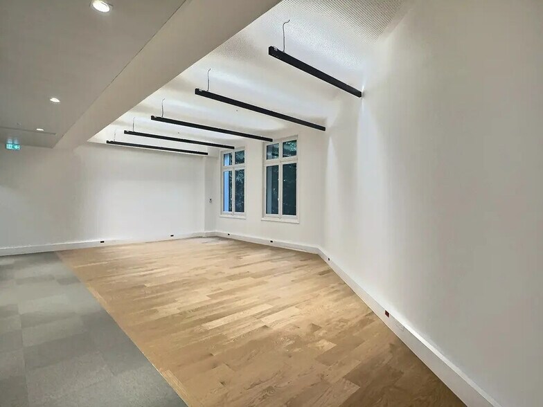 42 Rue De Bassano, Paris en alquiler - Foto del edificio - Imagen 2 de 13