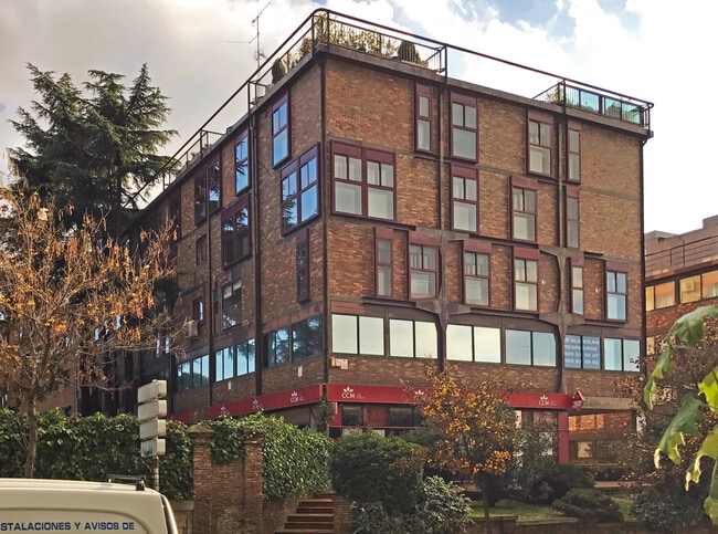 Más detalles de Calle Hernández Tejada, 12, Madrid - Oficina en alquiler