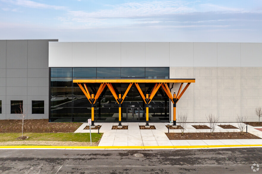 TDC I-90 Logistics Center, West Dundee, IL en alquiler - Foto del edificio - Imagen 3 de 9