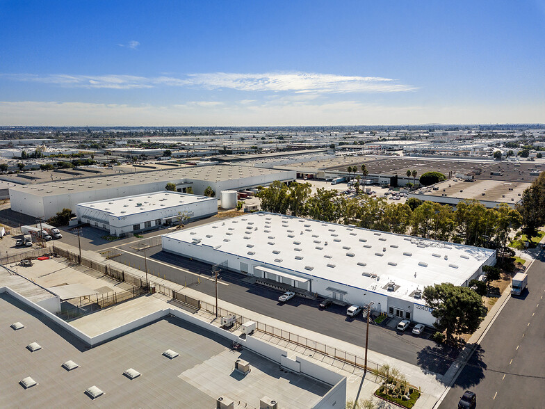 2240 Yates Ave, Commerce, CA en alquiler - Foto del edificio - Imagen 1 de 3