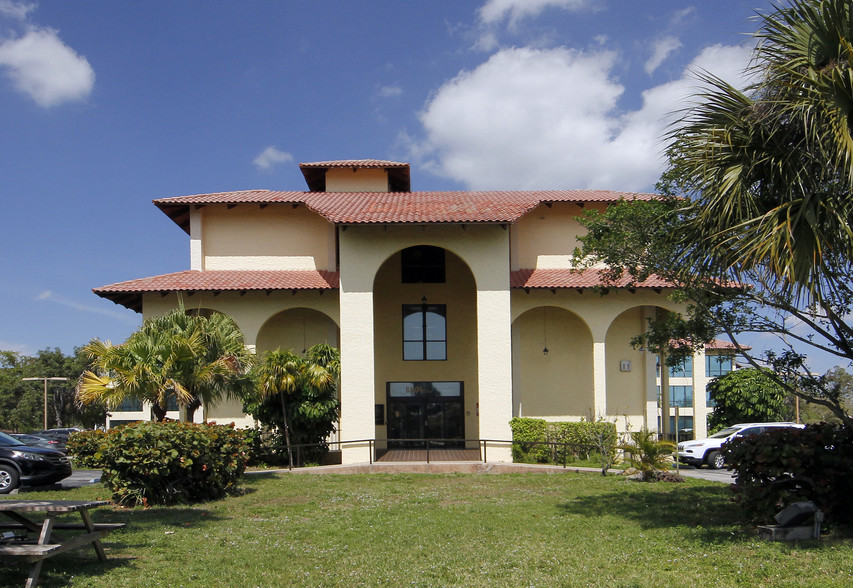 6801 Lake Worth Rd, Greenacres, FL en alquiler - Foto del edificio - Imagen 2 de 9