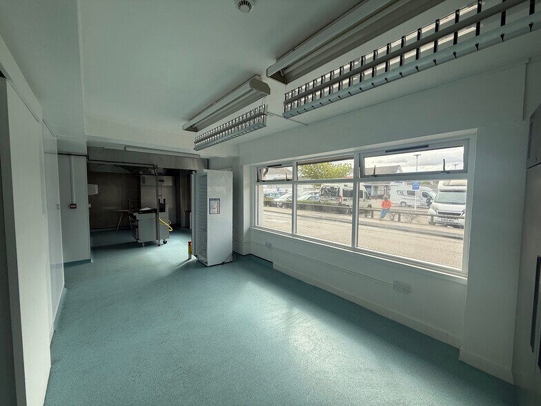 1-3 Latheron Ln, Ullapool en venta - Foto del edificio - Imagen 3 de 7