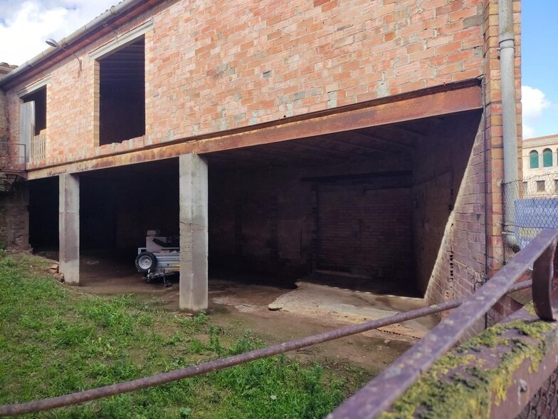 Nave en Peralada, Gerona en venta - Foto del edificio - Imagen 3 de 24