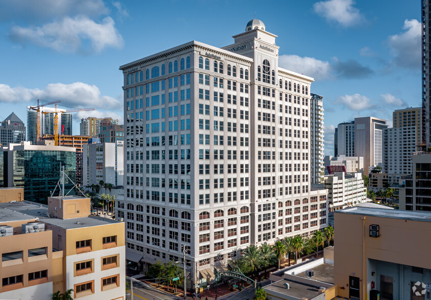 200 SW 1st Ave, Fort Lauderdale, FL en alquiler - Foto del edificio - Imagen 1 de 9