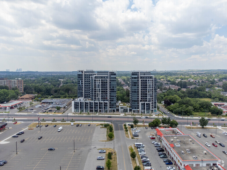 9471 Yonge St, Richmond Hill, ON en venta - Vista aérea - Imagen 2 de 6