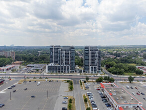 9471 Yonge St, Richmond Hill, ON - VISTA AÉREA  vista de mapa