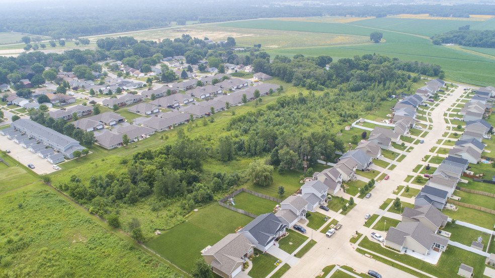 Huntington Rd, Cedar Falls, IA en venta - Vista aérea - Imagen 2 de 4