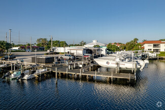 Retail & 13 Boat Marina | 631 Northlake - Inmueble