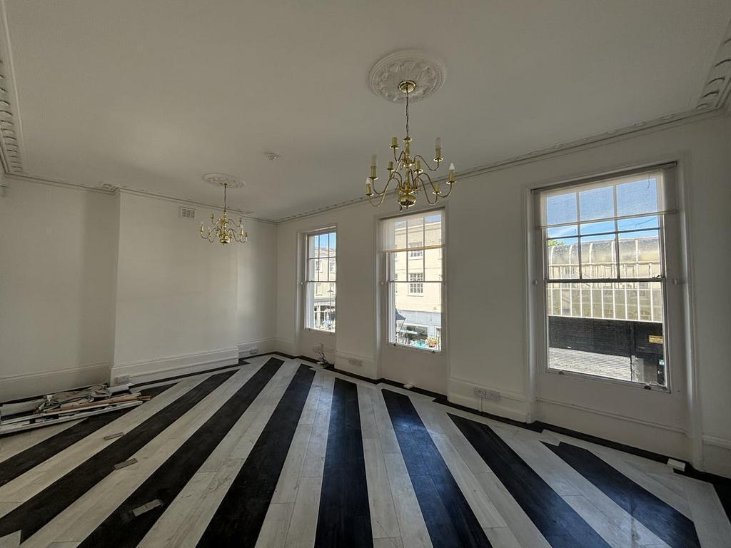 18-21 Regent St, Cheltenham, GLS GL50 1HE - Unidad 19 -  - Foto del interior - Image 1 of 4