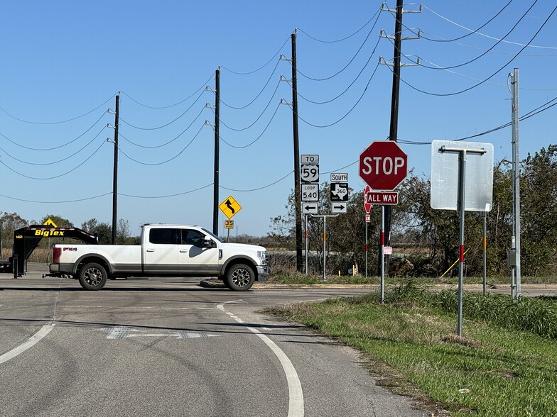 FM 360 Road, Beasley, TX en venta - Foto del edificio - Imagen 2 de 9