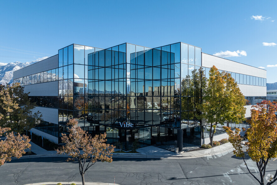 10542 S Jordan Gtwy, South Jordan, UT en alquiler - Foto del edificio - Imagen 1 de 16