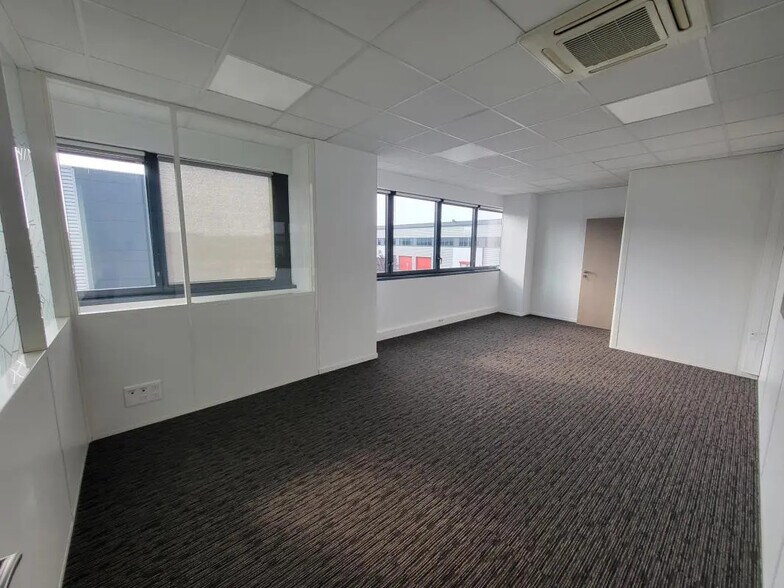 355 Avenue Henri Schneider, Meyzieu en alquiler - Foto del interior - Imagen 2 de 6