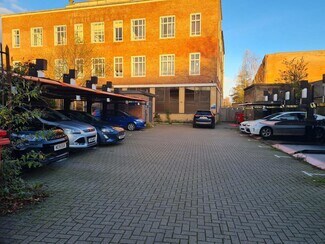 Más detalles de 26 Whitefriars Av, Harrow - Oficina en venta