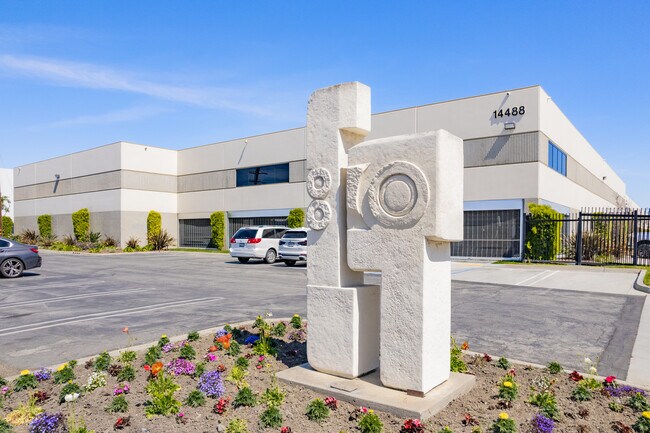 Más detalles de 14512-14518 Garfield Ave, Paramount, CA - Nave en alquiler