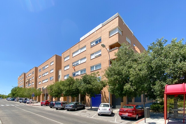 Más detalles de Calle Francisco Largo Caballero, 58, Alcobendas - Edificio residencial​ en venta