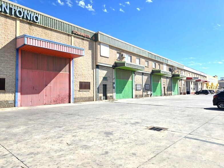 Vía de Pinos, Atarfe, Granada en venta - Foto del edificio - Imagen 2 de 14