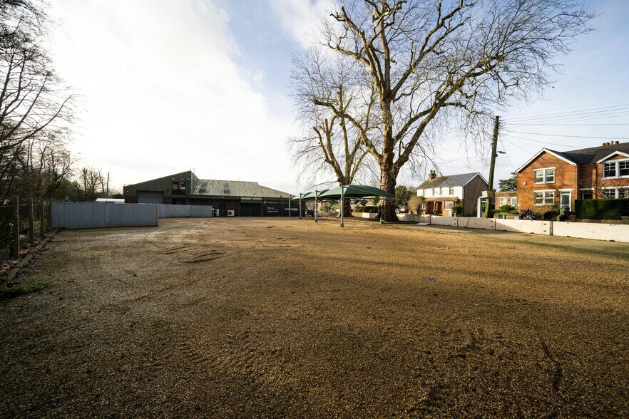 Harwoods Pulborough London Road cartera de 2 inmuebles en venta en LoopNet.es - Foto del edificio - Imagen 2 de 6