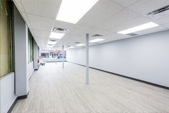 2921 Danforth Av, Toronto, ON en alquiler Foto del interior- Imagen 1 de 7