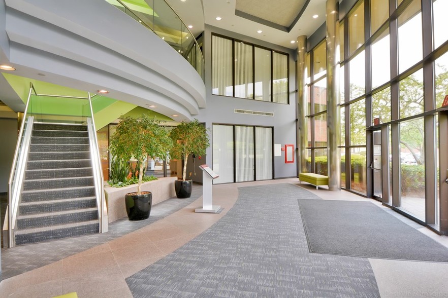 1 Cabot Rd, Hudson, MA en alquiler - Lobby - Imagen 3 de 4