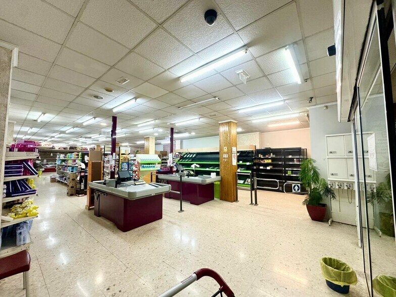 Carrer Reverendo Rafael Peris, 23, Carlet, Valencia en alquiler - Foto del edificio - Imagen 3 de 33