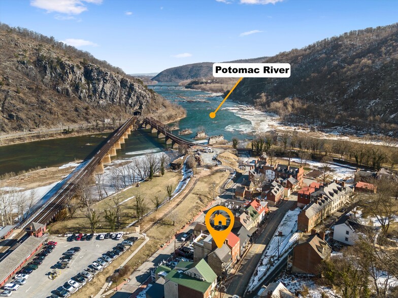 170 High St / 173 Potomac St, Harpers Ferry, WV en venta - Foto del edificio - Imagen 2 de 36