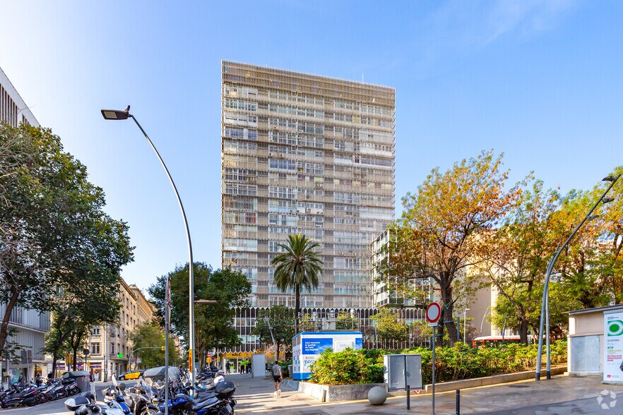 Plaça Gal.La Placídia, 1-7, Barcelona, Barcelona en alquiler - Foto del edificio - Imagen 3 de 7