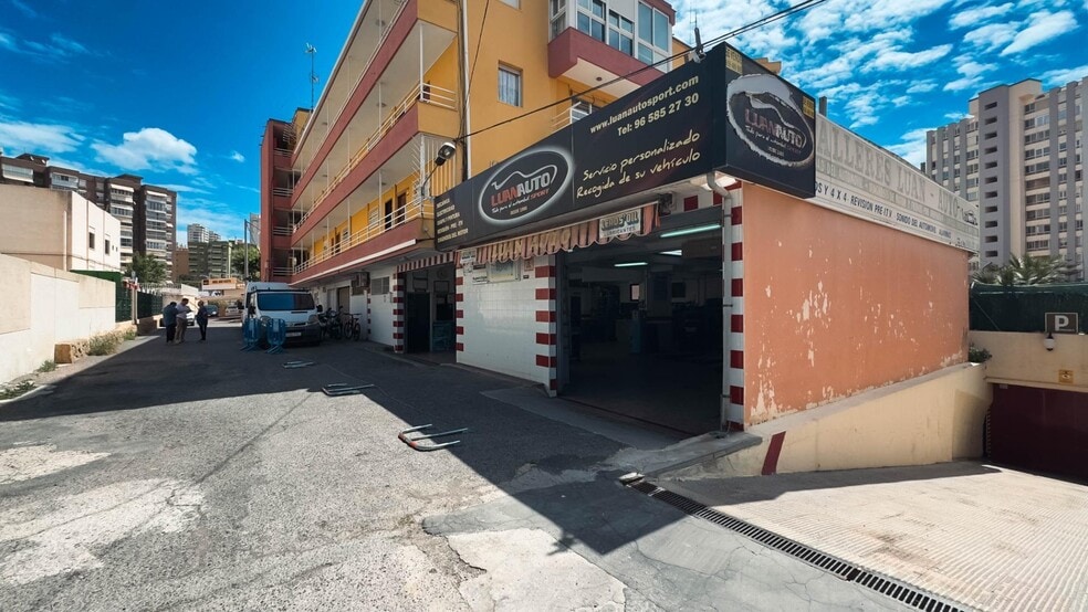 Local en Benidorm en venta - Foto del edificio - Imagen 1 de 28