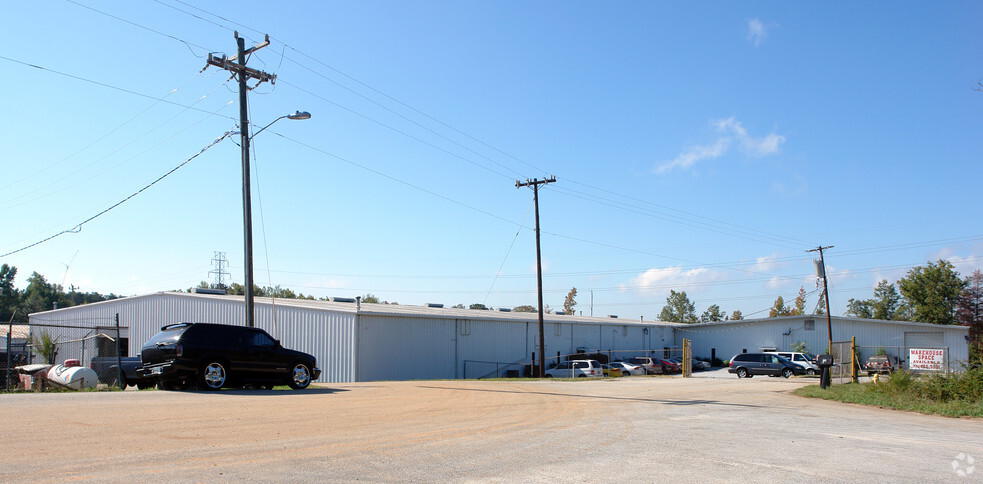 124-130 Woodruff Industrial Ln, Greenville, SC en alquiler - Foto principal - Imagen 1 de 13