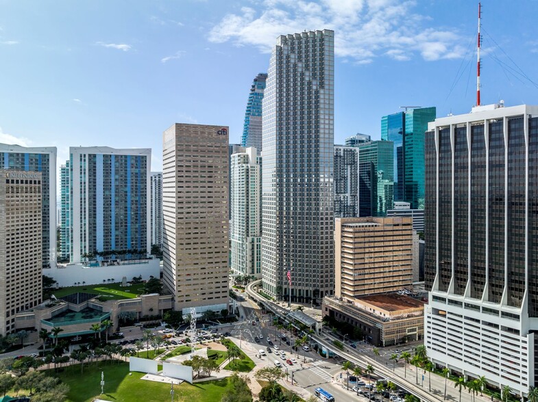 200 S Biscayne Blvd, Miami, FL en alquiler - Foto del edificio - Imagen 2 de 13