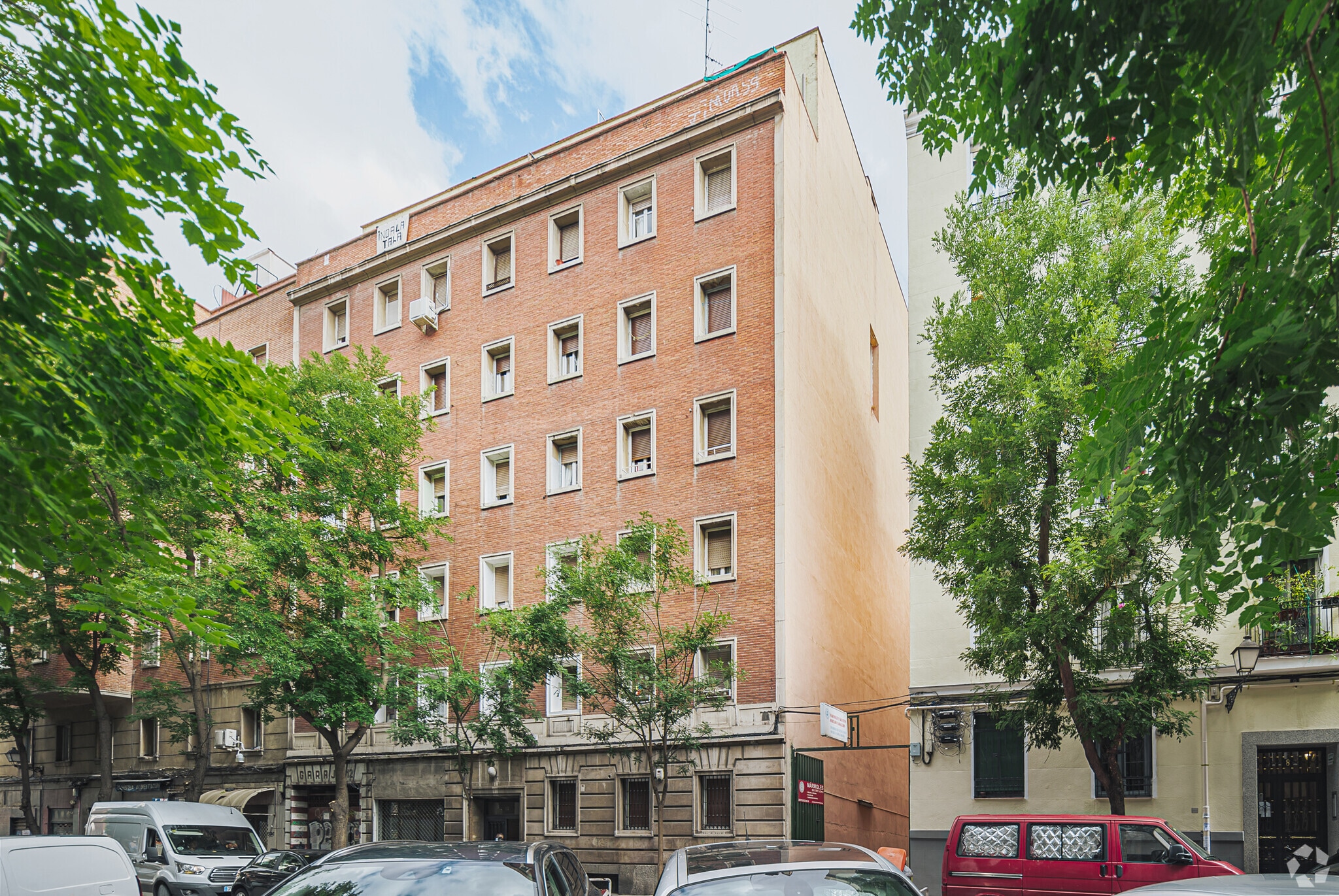 Calle Divino Vallés, 12, Madrid, Madrid en alquiler Foto principal- Imagen 1 de 2