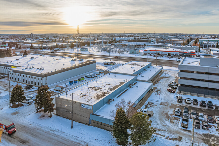 10515 170th St NW, Edmonton, AB en alquiler - Foto del edificio - Imagen 1 de 9