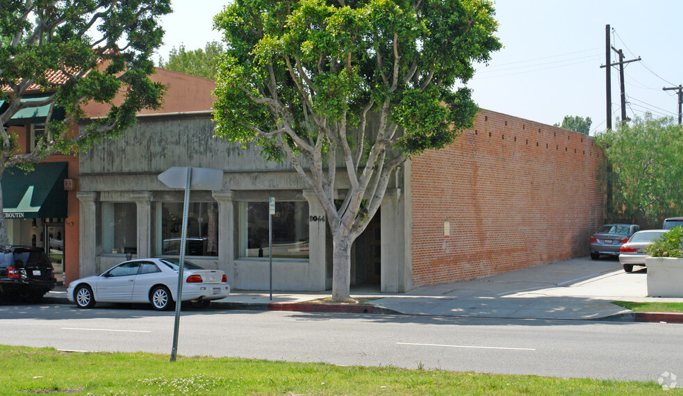 9044 Burton Way, Beverly Hills, CA en alquiler - Foto del edificio - Imagen 2 de 2