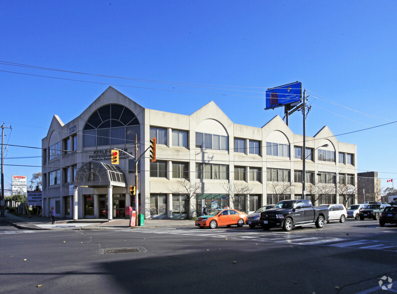 2221 Keele St, Toronto, ON en alquiler - Foto del edificio - Imagen 3 de 4