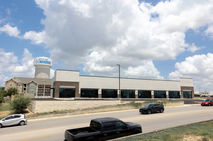 7875 Kitty Hawk rd, Converse, TX en alquiler - Foto del edificio - Imagen 1 de 4