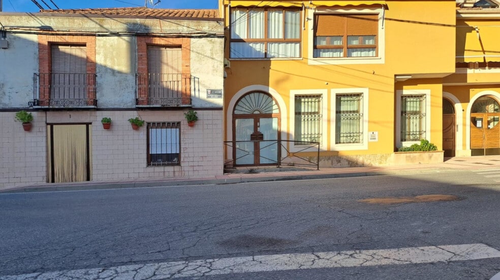 Edificio residencial en Escalona del Prado, Segovia en venta - Foto del edificio - Imagen 1 de 5