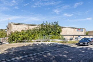 Más detalles de Redlands, Coulsdon - Nave en alquiler
