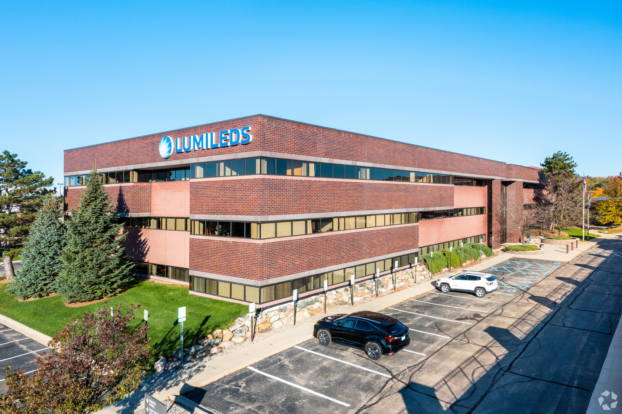 34119 W 12 Mile Rd, Farmington Hills, MI en alquiler Foto del edificio- Imagen 1 de 7